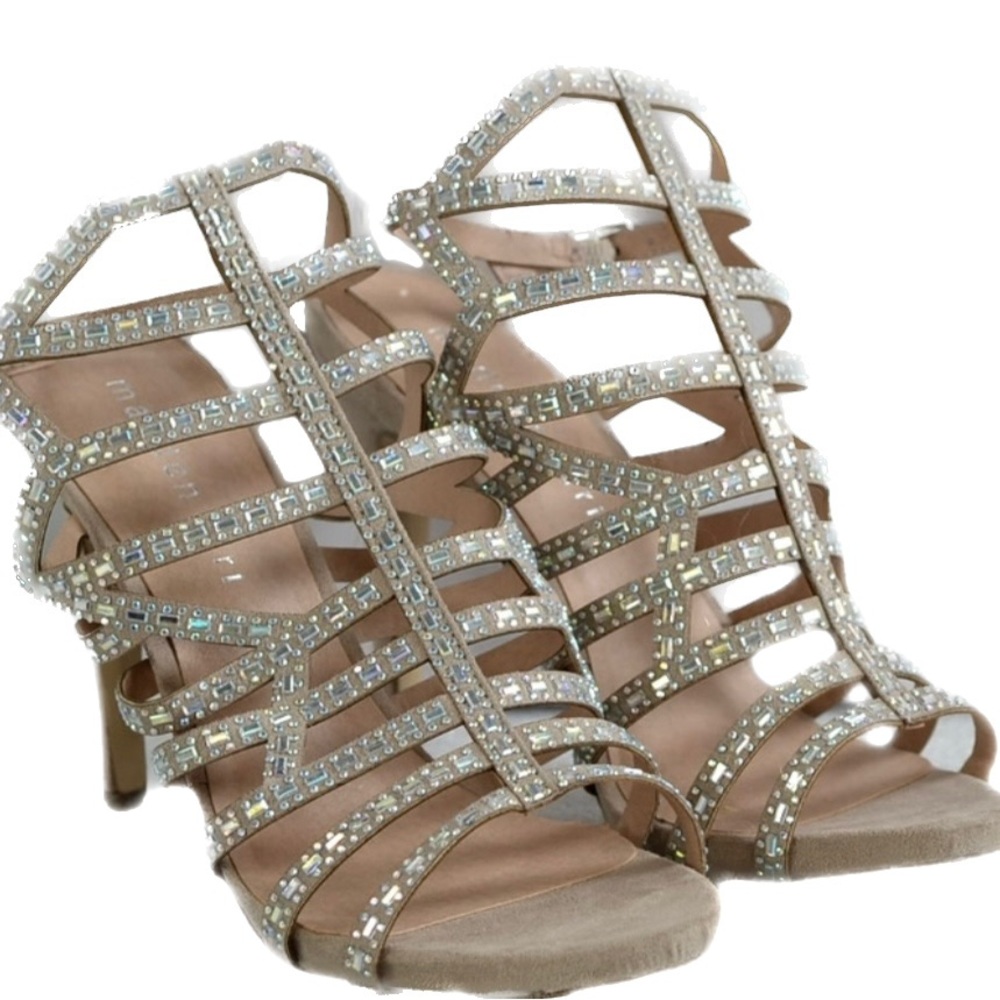 Madden Girl size 8 US Direct-r
Nude sandals with heel